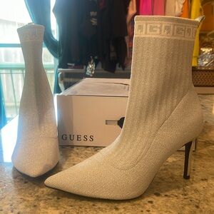 Almost new size 8 Guess booties